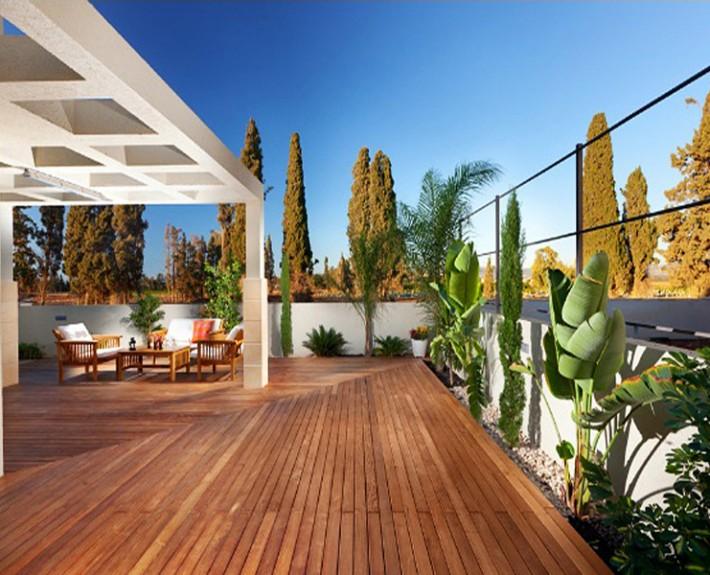 Timber Decking In Dubai